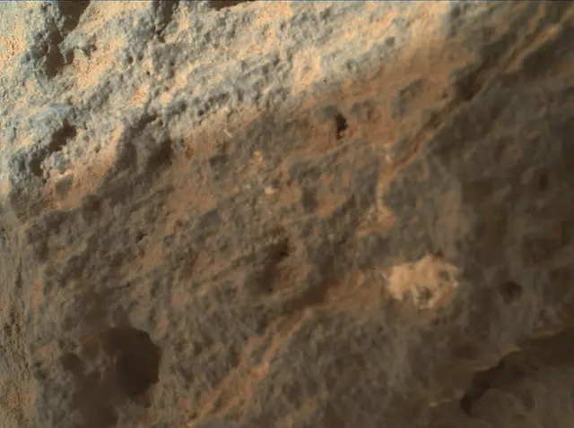 Sol 304: Mars Hand Lens Imager (MAHLI)