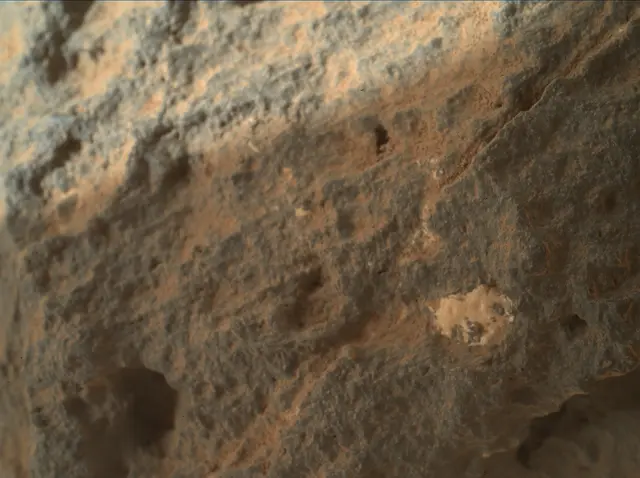 Sol 304: Mars Hand Lens Imager (MAHLI)
