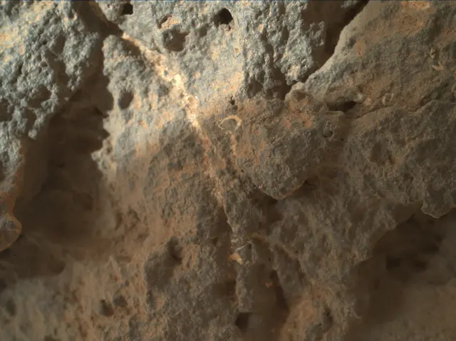 Sol 304: Mars Hand Lens Imager (MAHLI)