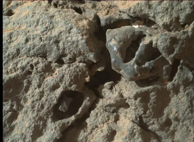Sol 304: Mars Hand Lens Imager (MAHLI)