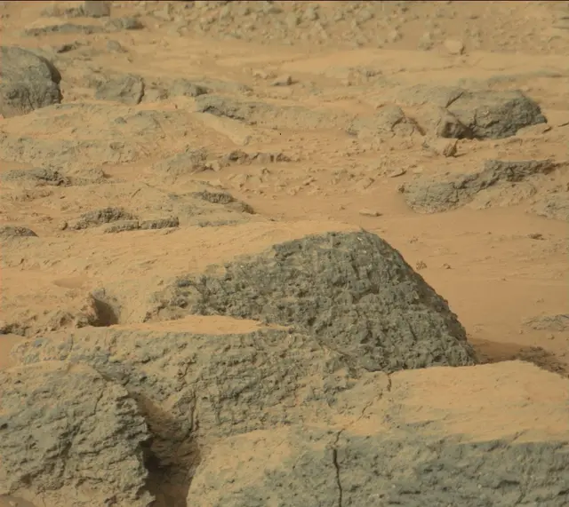 Sol 305: Mast Camera (Mastcam)
