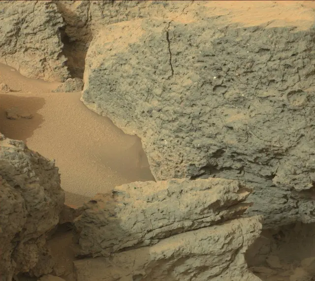 Sol 305: Mast Camera (Mastcam)