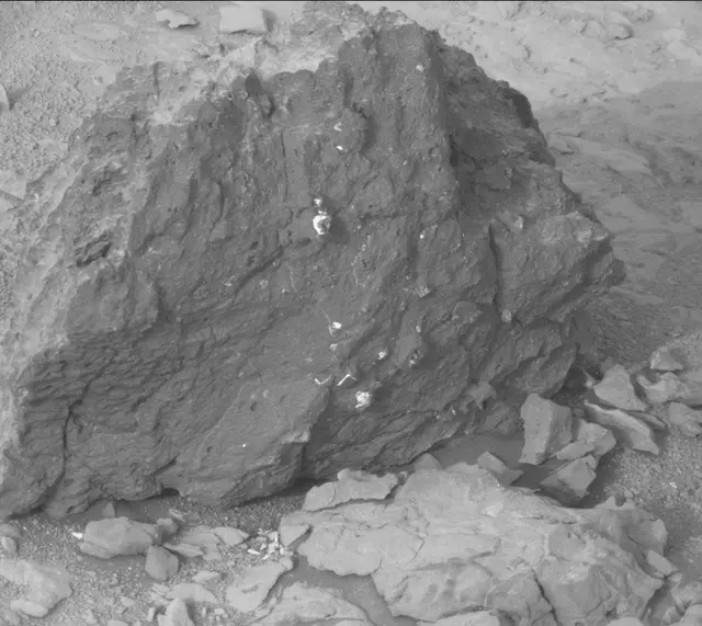 Sol 305: Mast Camera (Mastcam)