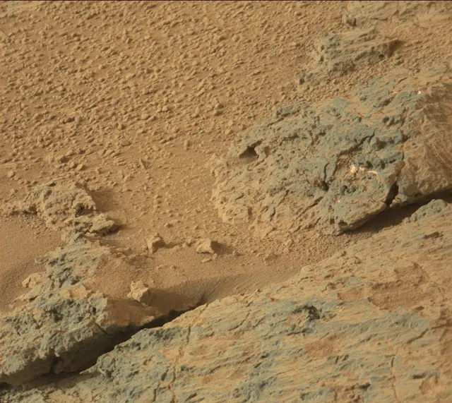 Sol 306: Mast Camera (Mastcam)