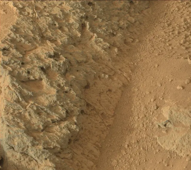 Sol 306: Mast Camera (Mastcam)