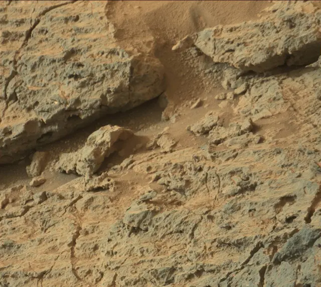 Sol 306: Mast Camera (Mastcam)