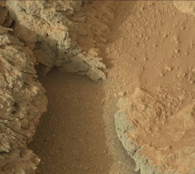 Sol 306: Mast Camera (Mastcam)