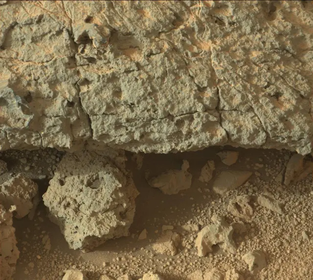 Sol 306: Mast Camera (Mastcam)