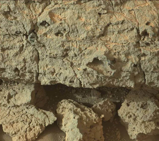 Sol 306: Mast Camera (Mastcam)