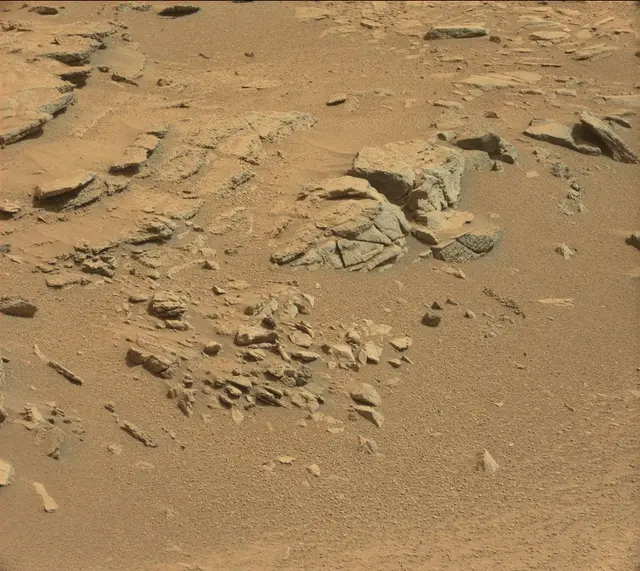 Sol 318: Mast Camera (Mastcam)