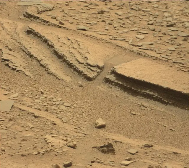 Sol 318: Mast Camera (Mastcam)