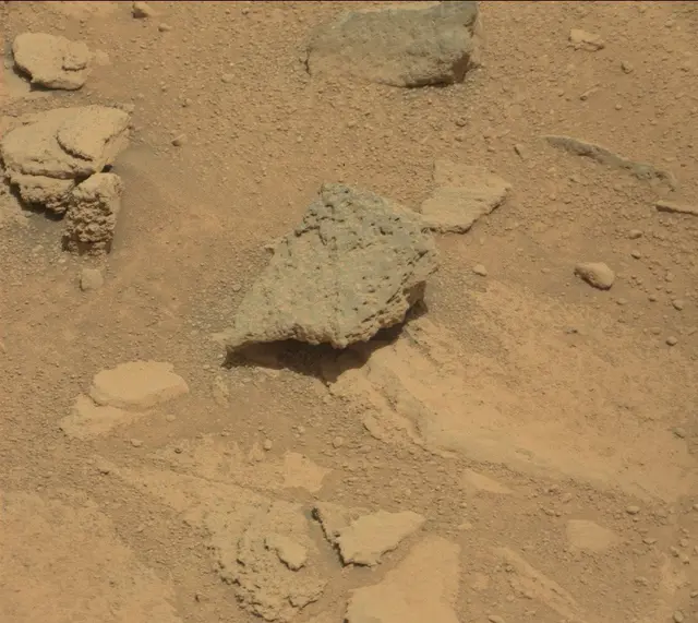 Sol 318: Mast Camera (Mastcam)