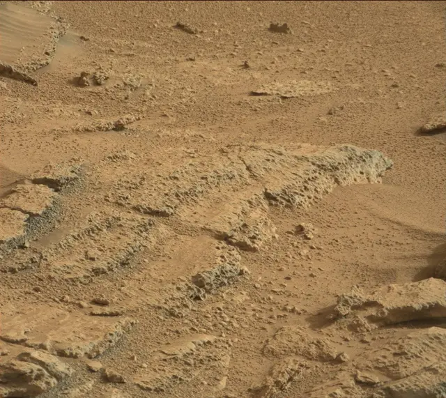 Sol 318: Mast Camera (Mastcam)