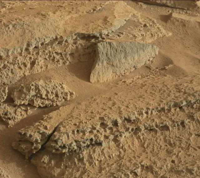 Sol 318: Mast Camera (Mastcam)