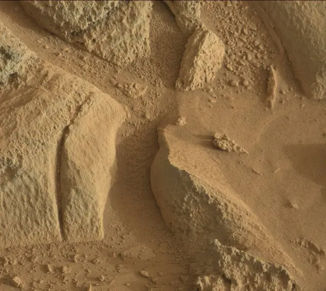Sol 318: Mast Camera (Mastcam)