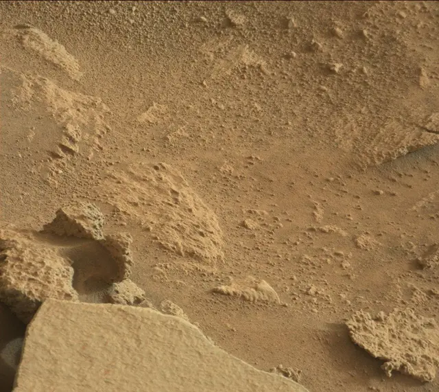 Sol 318: Mast Camera (Mastcam)