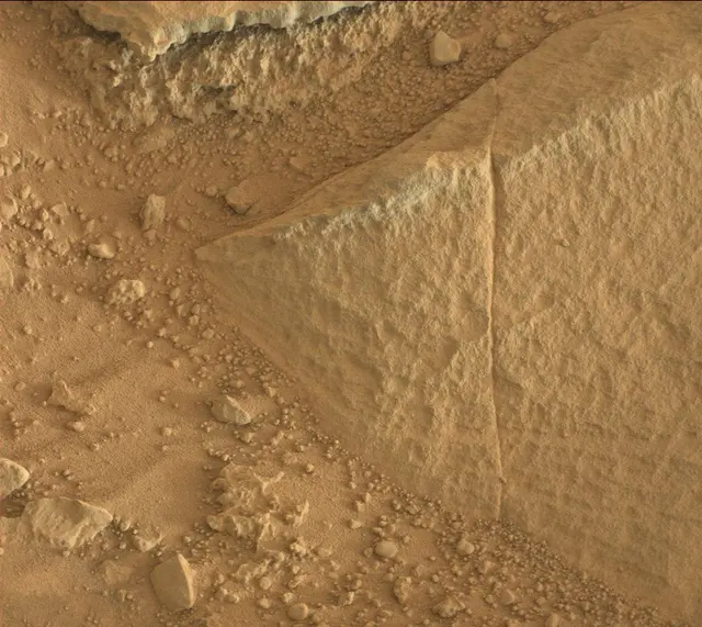 Sol 318: Mast Camera (Mastcam)