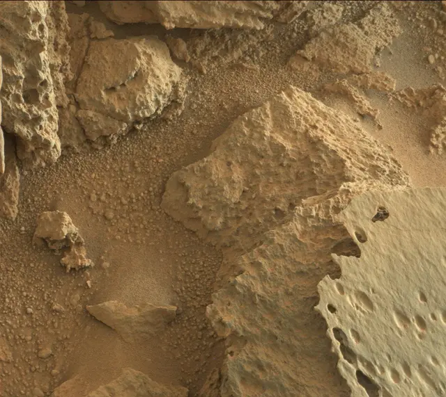 Sol 318: Mast Camera (Mastcam)