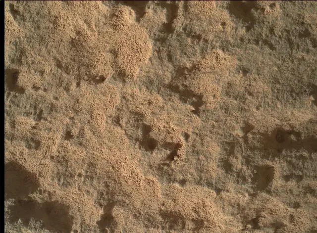 Sol 323: Mars Hand Lens Imager (MAHLI)