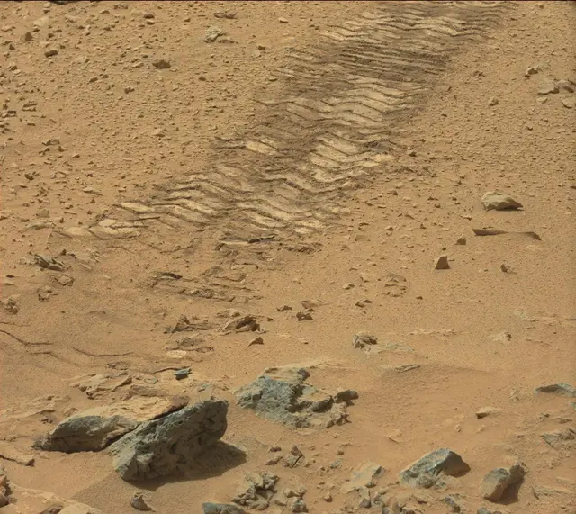 Sol 325: Mast Camera (Mastcam)