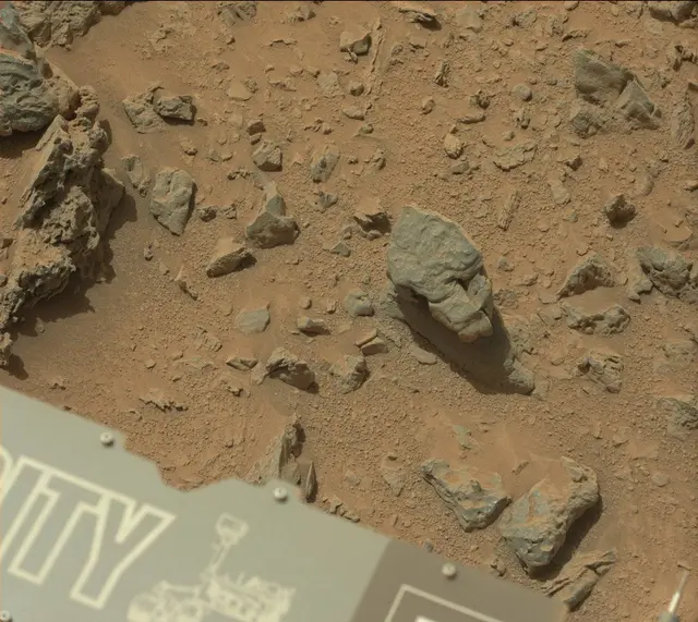 Sol 325: Mast Camera (Mastcam)
