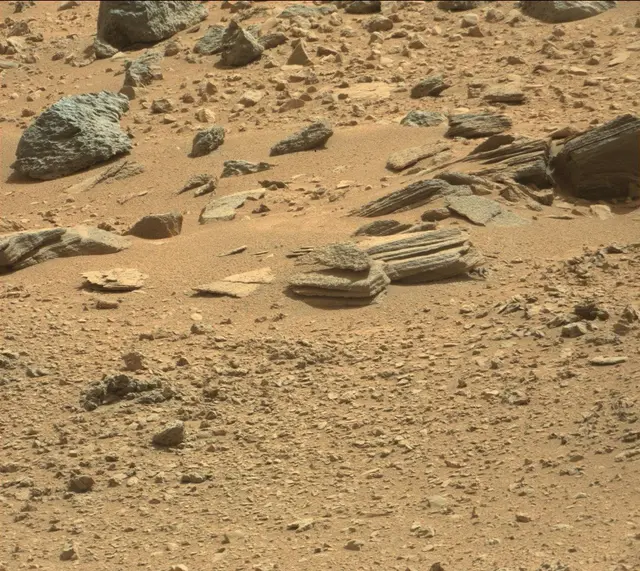 Sol 326: Mast Camera (Mastcam)