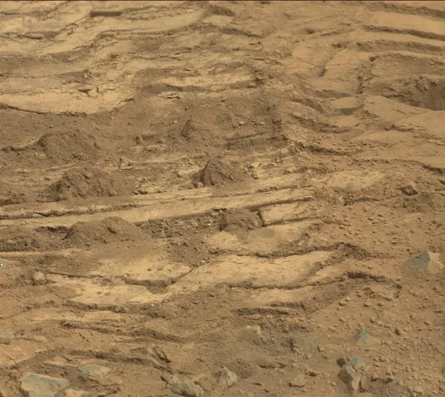 Sol 326: Mast Camera (Mastcam)