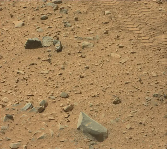 Sol 327: Mast Camera (Mastcam)