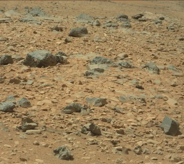 Sol 329: Mast Camera (Mastcam)