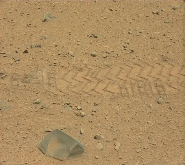 Sol 331: Mast Camera (Mastcam)