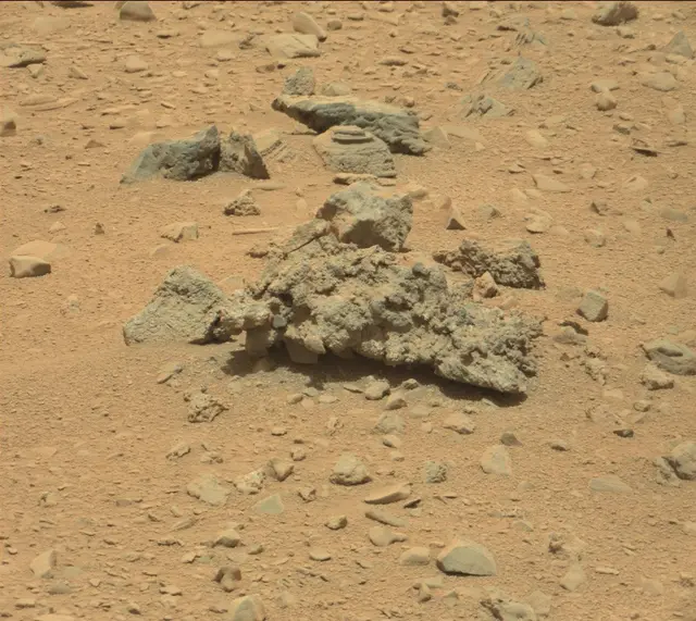 Sol 331: Mast Camera (Mastcam)