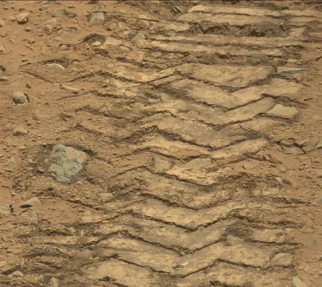 Sol 331: Mast Camera (Mastcam)