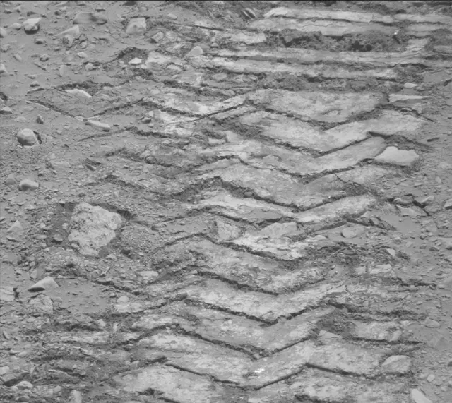 Sol 331: Mast Camera (Mastcam)
