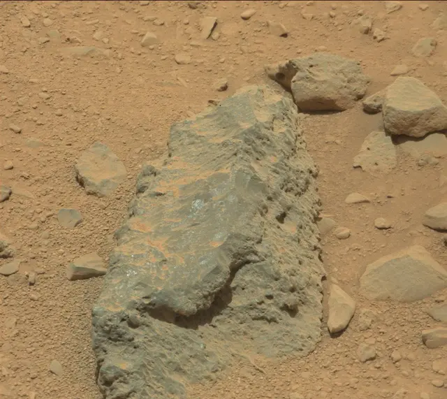 Sol 332: Mast Camera (Mastcam)