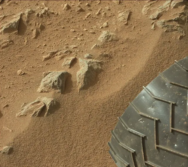 Sol 333: Mast Camera (Mastcam)