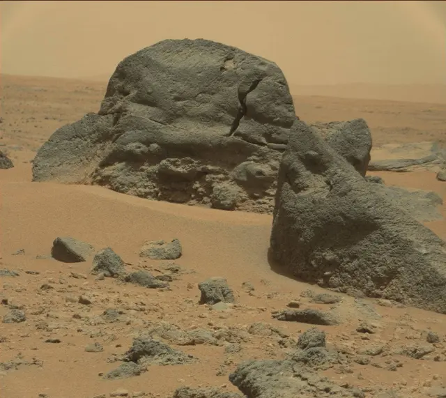 Sol 349: Mast Camera (Mastcam)