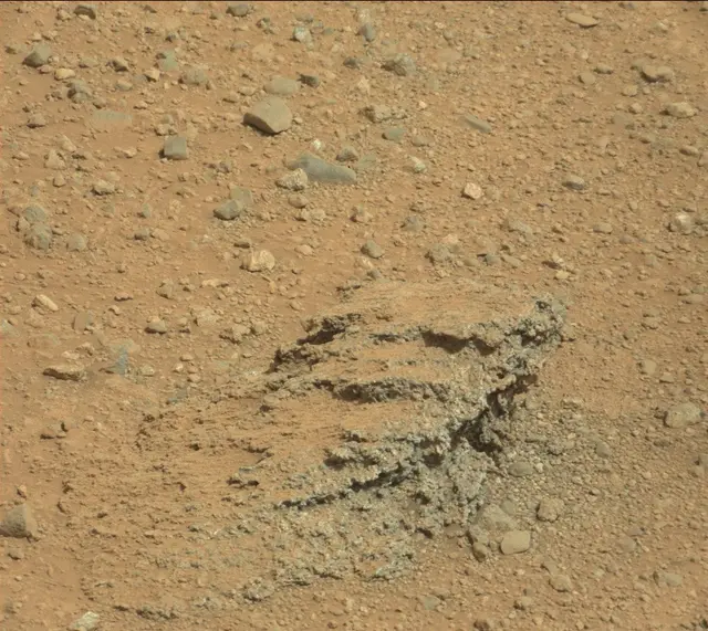 Sol 351: Mast Camera (Mastcam)