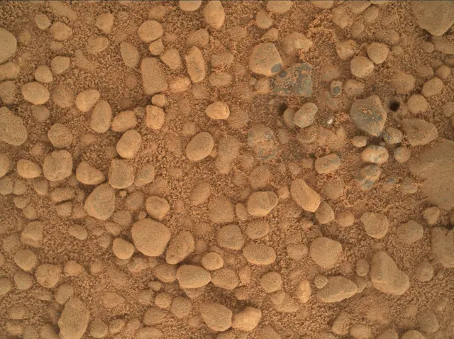 Sol 373: Mars Hand Lens Imager (MAHLI)