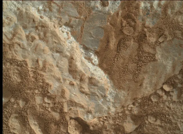 Sol 387: Mars Hand Lens Imager (MAHLI)