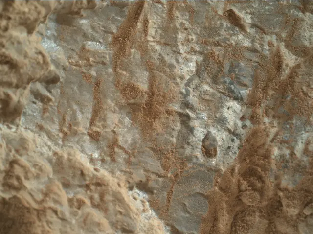Sol 387: Mars Hand Lens Imager (MAHLI)