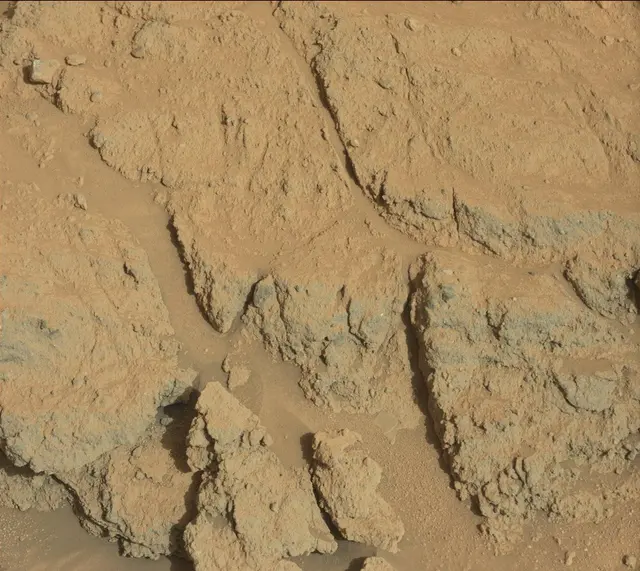 Sol 392: Mast Camera (Mastcam)