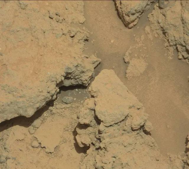 Sol 392: Mast Camera (Mastcam)