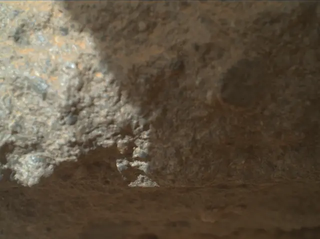 Sol 394: Mars Hand Lens Imager (MAHLI)
