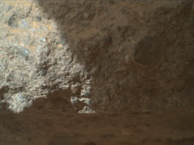 Sol 394: Mars Hand Lens Imager (MAHLI)