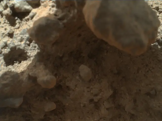Sol 394: Mars Hand Lens Imager (MAHLI)
