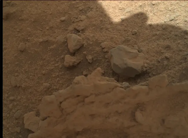 Sol 398: Mars Hand Lens Imager (MAHLI)