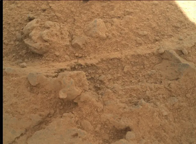 Sol 398: Mars Hand Lens Imager (MAHLI)