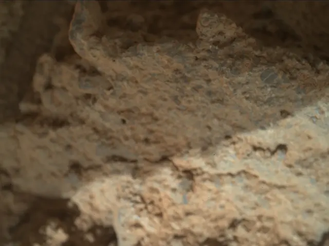 Sol 399: Mars Hand Lens Imager (MAHLI)