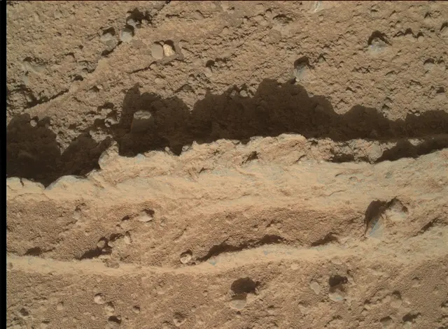 Sol 400: Mars Hand Lens Imager (MAHLI)