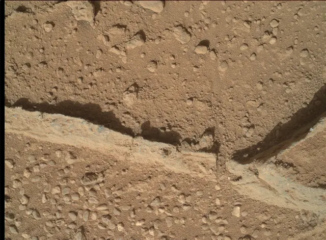 Sol 400: Mars Hand Lens Imager (MAHLI)